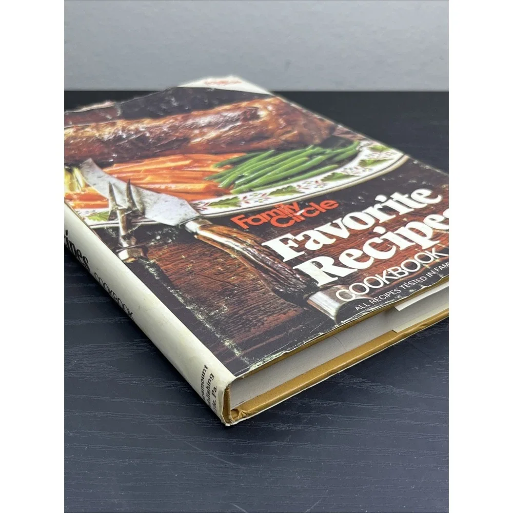 Family Circle Favorite‎ Recipes 1979 Hardcover Cookbook